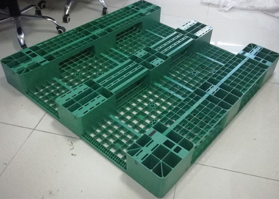 Изготовленный на заказ грузоподъемник пути паллетов 4 HDPE 6T сверхмощный пластиковый
